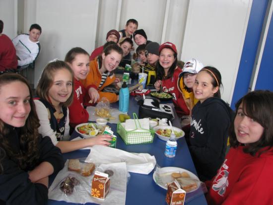 kids at lunch